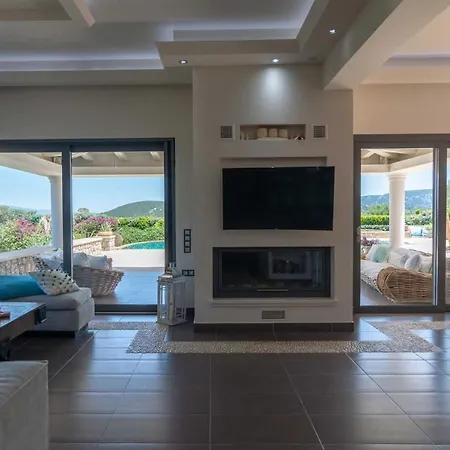 Holiday home Eternity Pool & Tennis Court *